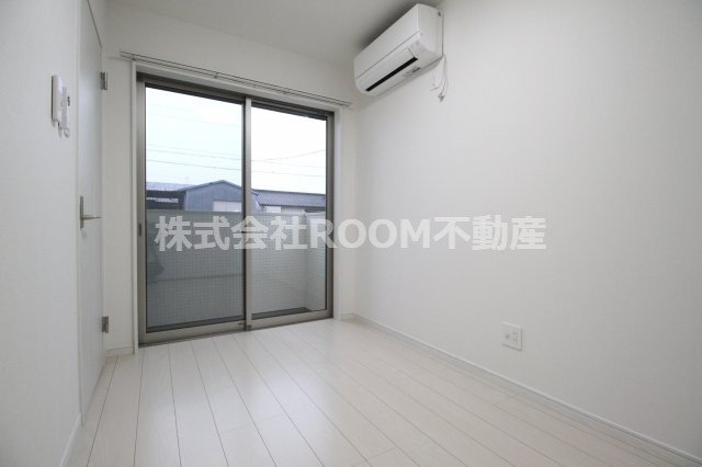 ルーチェ吉尾の寝室|落ち着いた色調の寝室です