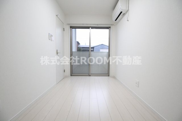 ルーチェ吉尾の洋室|使い勝手のいい洋室です