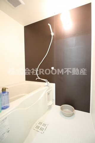 ルーチェ吉尾の浴室|落ち着いた空間のお風呂です