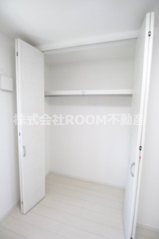 ルーチェ吉尾の洋室|明るい洋室です