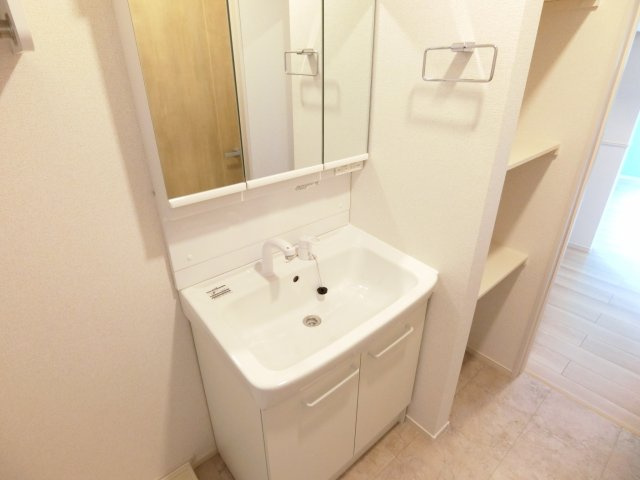 LN藤沢台の独立洗面台