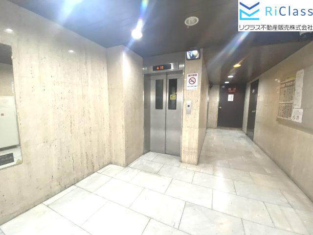 ライオンズマンション神戸元町第弐のエントランス|ゆとりのあるエントランスです