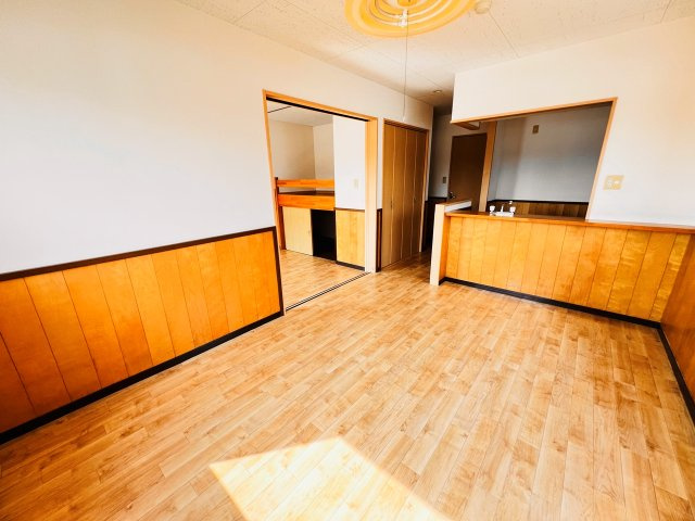 リバティー室岡の居間・リビング