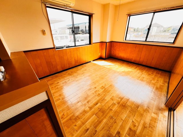 リバティー室岡の居間・リビング