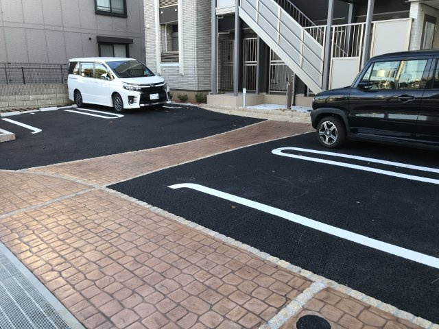 ポラリスの駐車場