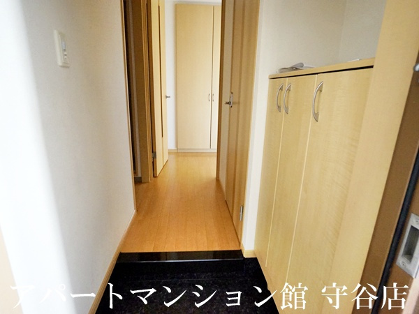 アルファビレッジ豊岡の玄関