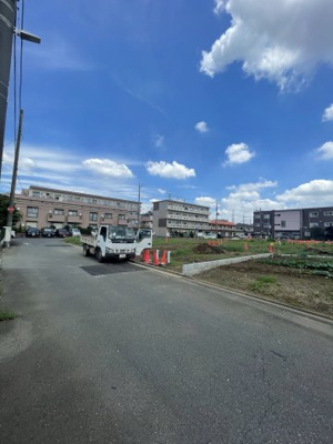 【前面道路含む現地写真】 | 日野市万願寺3丁目新築戸建て16棟　