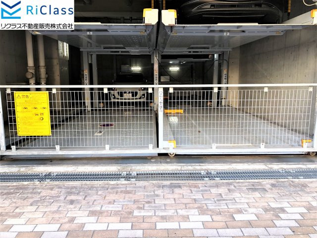 プレサンス神戸みなと元町の駐車場