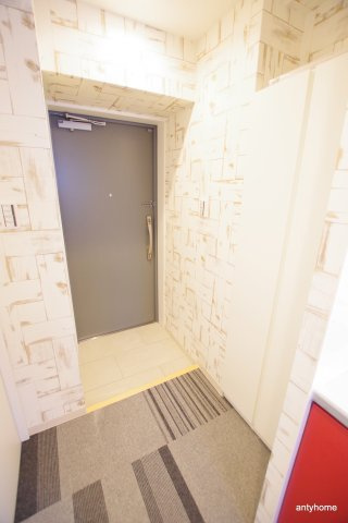 メゾニティクイーン阿波座 仲介手数料無料の玄関