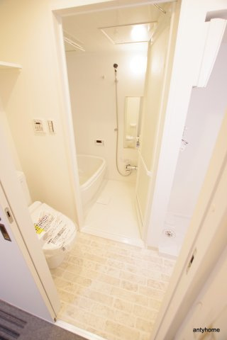 メゾニティクイーン阿波座 仲介手数料無料の洗面所