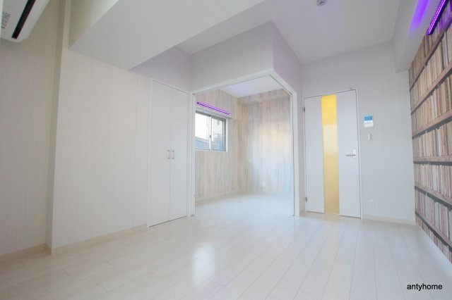 メゾニティクイーン阿波座 仲介手数料無料の寝室