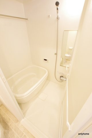 メゾニティクイーン阿波座 仲介手数料無料の浴室