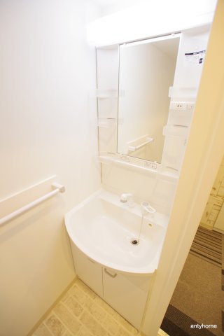 メゾニティクイーン阿波座 仲介手数料無料の洗面所