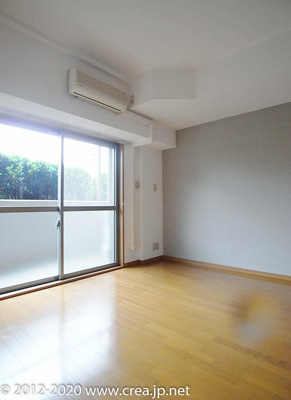 【洋室】 | レアルコート | 明るい洋室です