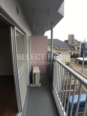 【バルコニー】 | ハイツMO | 落ち着いた時間を過ごせるバルコニーです