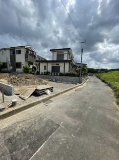 【前面道路含む現地写真】