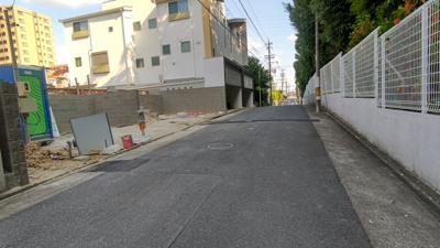 【前面道路含む現地写真】 | 瑞穂区師長町１期　１号棟〈仲介手数料無料〉弥富小・萩山中　新築一戸建て | 7/24撮影
新築一戸建ての事は迅速丁寧なマックスバリュで住まい相談エムワイホームにお任せください。
瑞穂区の不動産売買が得意です。