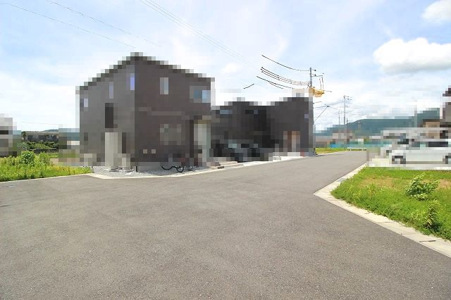 土佐市高岡字摺木分譲地 13号地  売土地 の前面道路含む現地写真