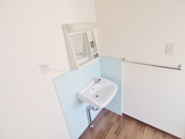 三宅第五アパートの洗面所