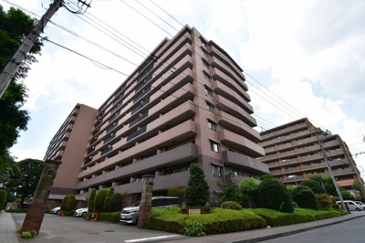 【外観】 | コスモ・ザ・パークス玉川上水 | あらゆる夢を叶える新たな未来へ一歩踏み出す…明日への勇気と活力を与えてくれるそんな邸がこちらです

