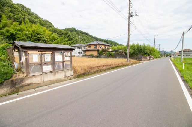 足利市名草中町の売地の前面道路含む現地写真