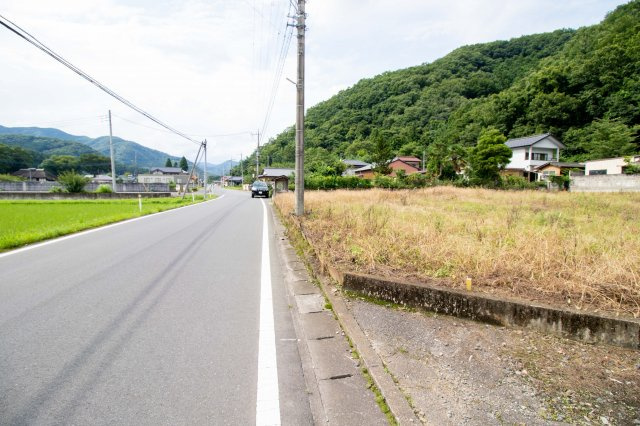 足利市名草中町の売地の前面道路含む現地写真