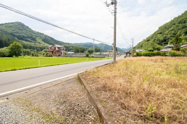 足利市名草中町の売地の前面道路含む現地写真