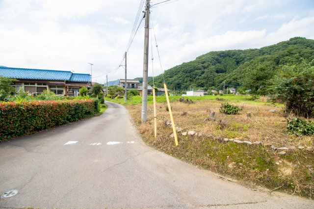 足利市名草中町の売地の前面道路含む現地写真