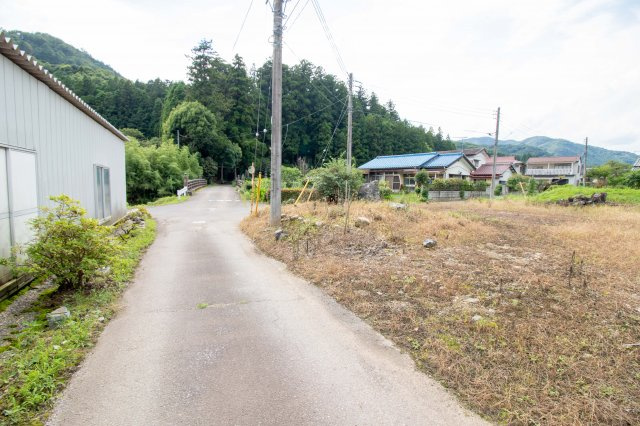 足利市名草中町の売地の前面道路含む現地写真