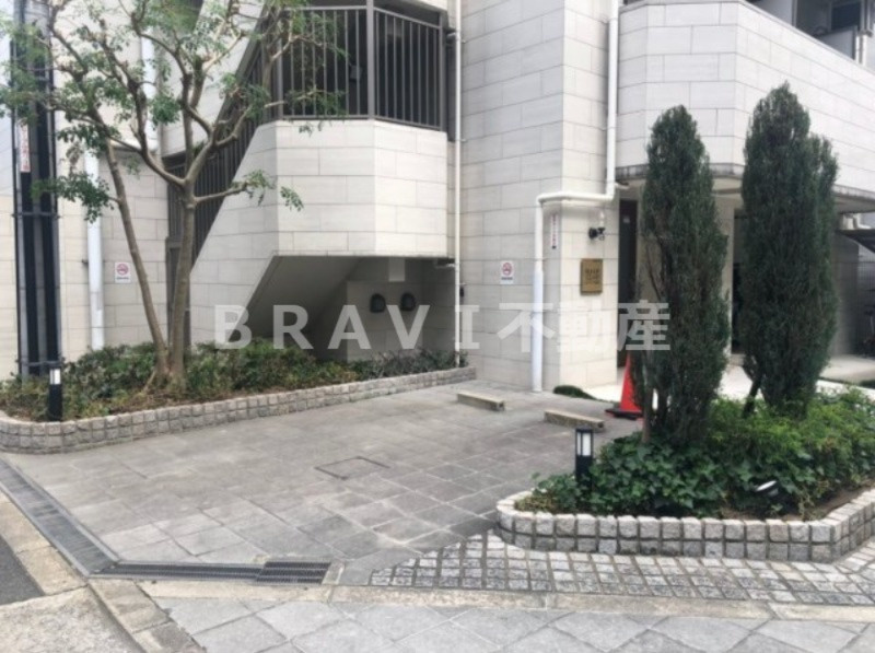 ラナップスクエア大阪城西　BRAVI不動産の駐車場|【ラナップスクエア大阪城西】駐車場があるので、車を買う予定の方も安心です