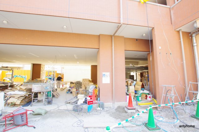 スプランディッド新大阪キャトル　仲介手数料無料のエントランス