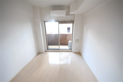 【洋室】 | ライジングコート岸里玉出駅前