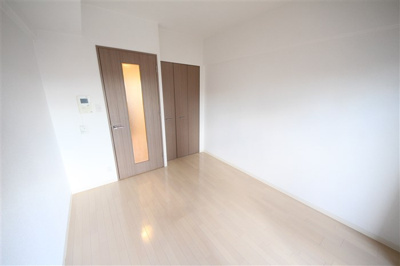 【洋室】 | ライジングコート岸里玉出駅前