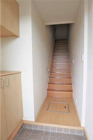 パッサーレ　弐番館の玄関