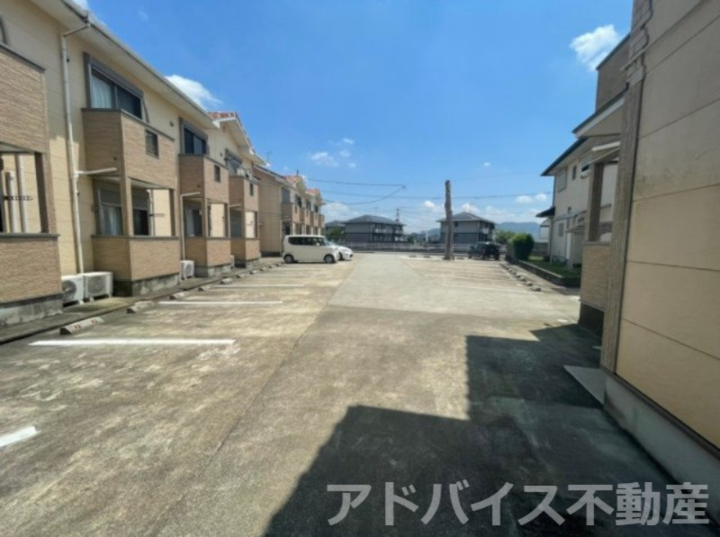 グレースＡの駐車場