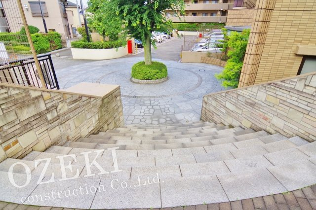 レクセルプラッツァせんげん台 弐番館のエントランス