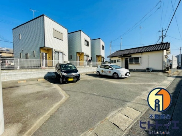 アップルハウス(吉田)の駐車場
