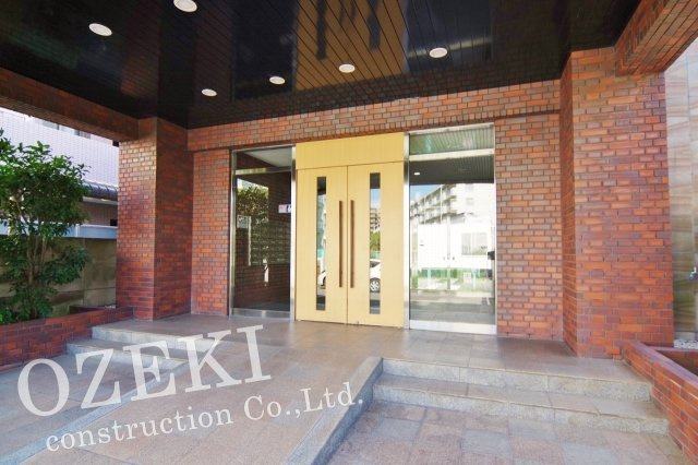 ライオンズマンションせんげん台のエントランス