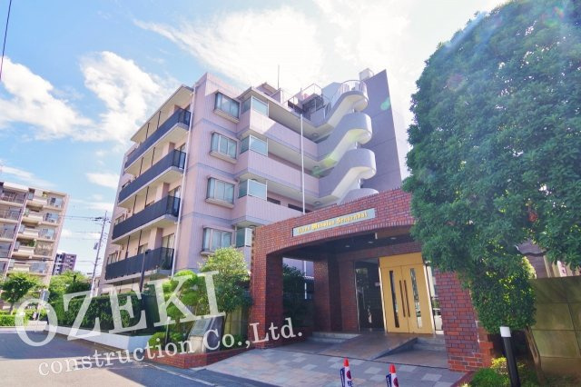 ライオンズマンションせんげん台の外観