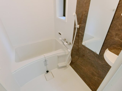 【浴室】 | KARIN御蔵通 | 落ち着いた空間のお風呂です