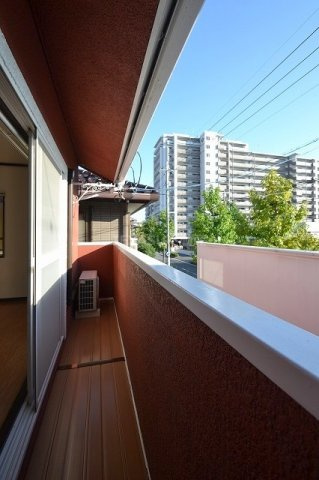 広島市西区庚午中４丁目のアパートのバルコニー