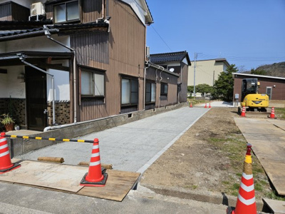 【周辺】 | 鳥取市気高町宝木土地③ | 土地に侵入するまでの道が舗装されます