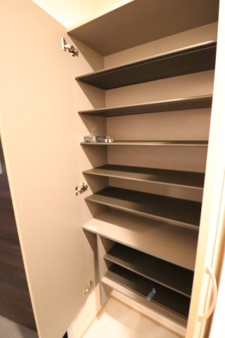 アムール太田Ⅲの収納|同間取り別号室の写真です。現況優先となります。