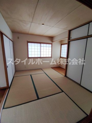 【寝室】 | マロン・ドゥムール | 和室、ちょっとしたくつろぎスペースにいかがでしょうか