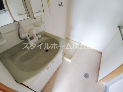 【洗面所】 | マロン・ドゥムール | 広い洗面スペース