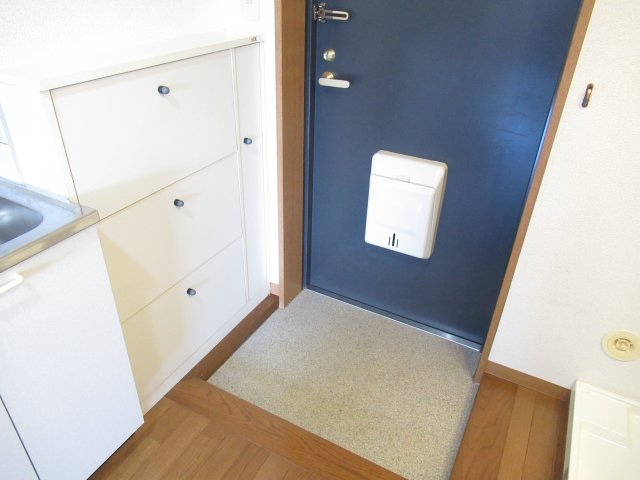 ドリームパレス荒楯の玄関