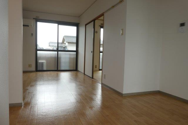 グリーンハイツAの居間・リビング