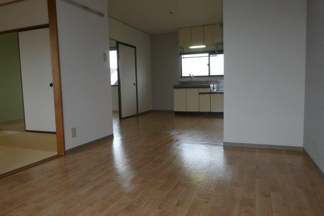 グリーンハイツAの居間・リビング