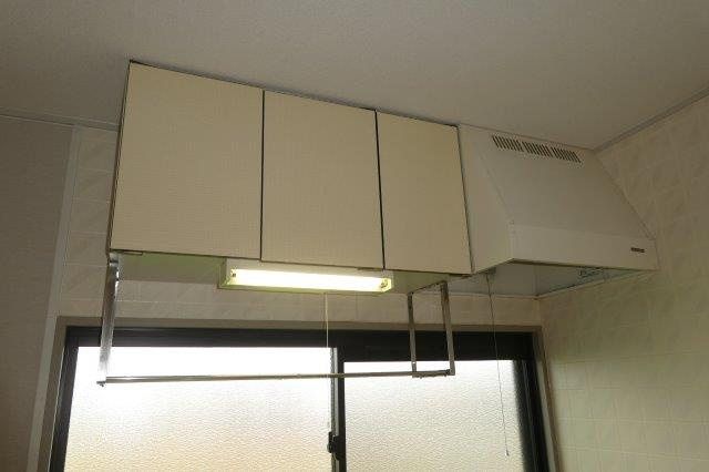 グリーンハイツAのキッチン|キッチン上収納