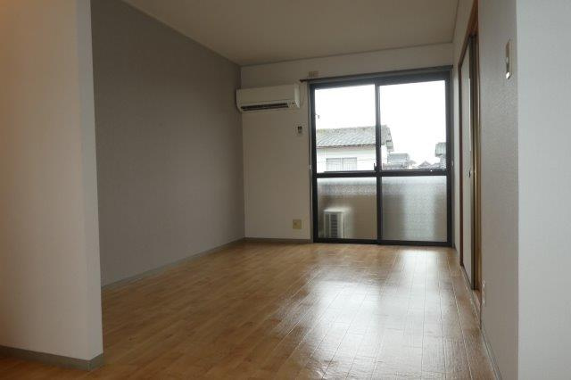 グリーンハイツAの居間・リビング